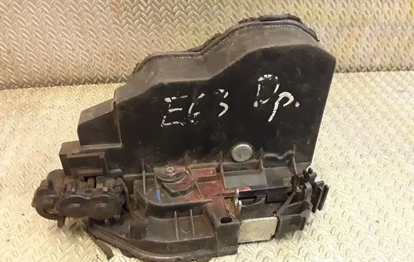 BMW 6 E63 E64 Front door lock 7167072