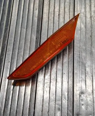 Nissan GT-R Front indicator light 12V38W194