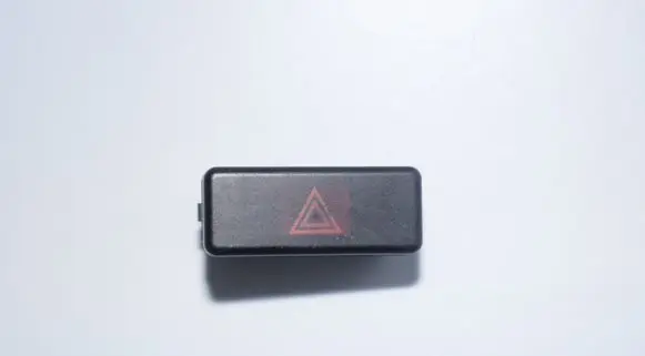 BMW 5 E39 Hazard light switch 8350947