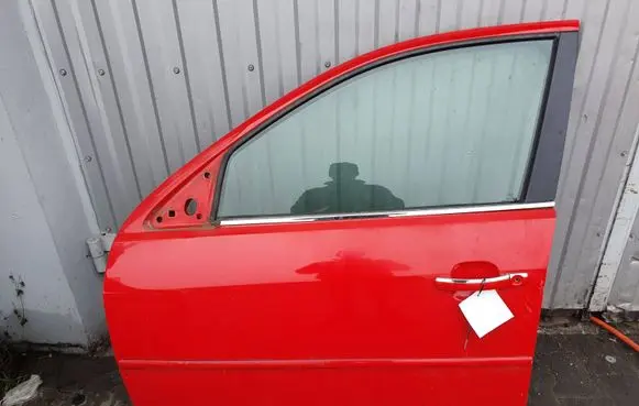 Ford Mondeo Mk III Front door B4Y LIFT