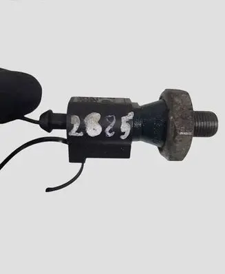 Skoda Octavia Mk2 (1Z) Oil pressure sensor 1J0973081