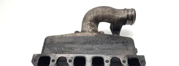 Volkswagen PASSAT B5 Intake manifold 028129713K