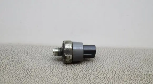Toyota Prius (XW30) Oil pressure sensor 