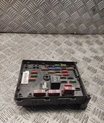 Volkswagen PASSAT B6 Fuse module 3c0937125