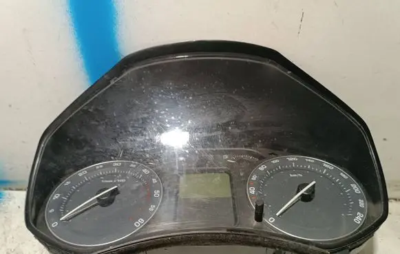 Skoda Octavia Mk2 (1Z) Speedometer (instrument cluster)