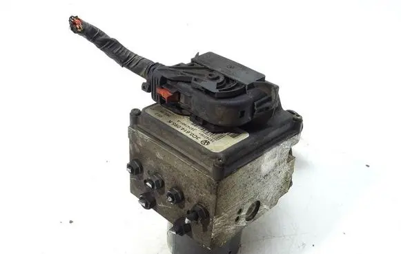 Volkswagen PASSAT B6 ABS Pump 3C0614095K