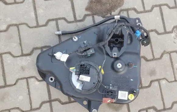 Audi A4 S4 B8 8K AdBlue liquid reservoir 8K0131877