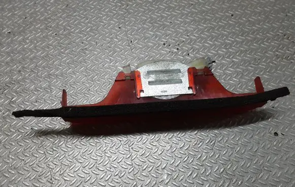 Nissan Almera Tino Third/center stoplight
