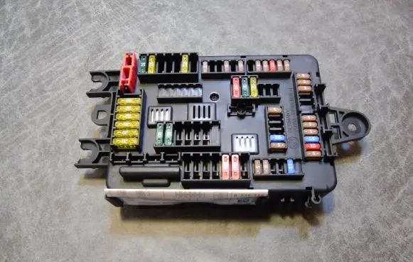 BMW 1 F20 F21 Fuse module 926111102