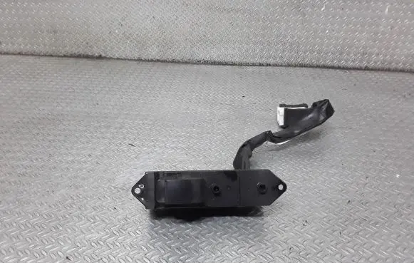 Mitsubishi Outlander Electric window control switch MR502239