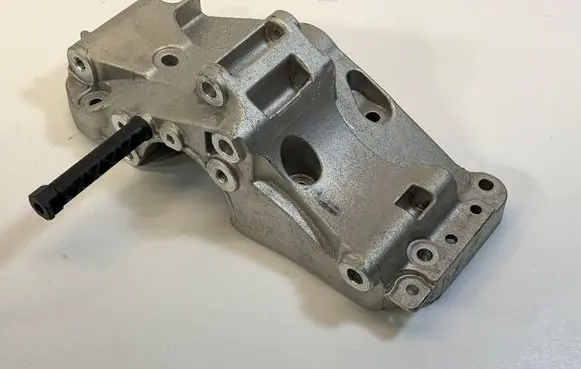 BMW 3 F30 F35 F31 A/C compressor mount bracket 7619250 761925004