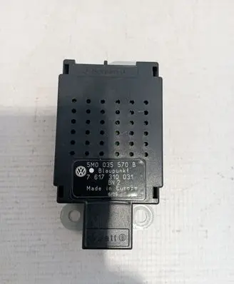 Volkswagen Golf VI Aerial antenna amplifier 5M0035570B
