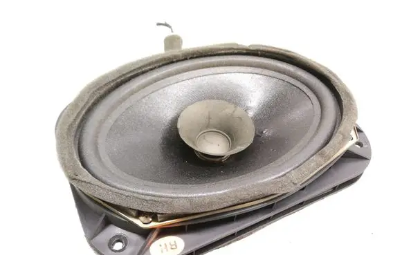 SsangYong Rodius Parcel shelf speaker 8930221021