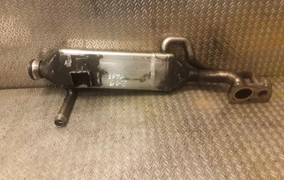Mercedes-Benz CLS C219 EGR valve cooler 6421400775 A6421400775