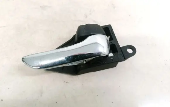 Toyota Avensis Verso Front door interior handle
