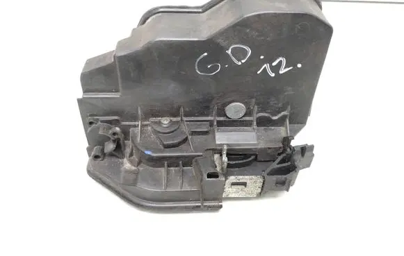 BMW X3 E83 Rear door lock 7167070