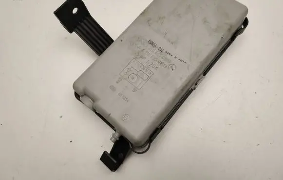 Other engine bay part