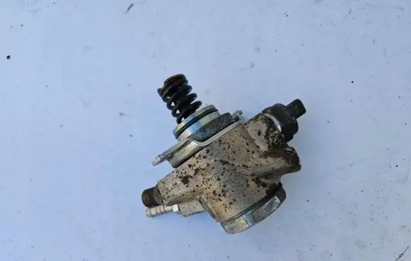 Audi A6 S6 C7 4G Fuel injection high pressure pump 07L127026J