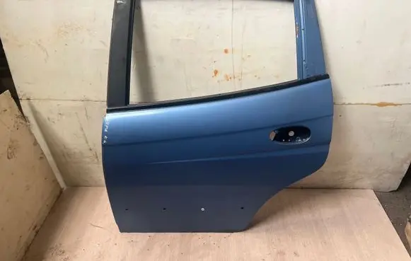 Chevrolet Tacuma Rear door