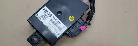 Audi A6 S6 C7 4G Gateway control module 4G0907468E