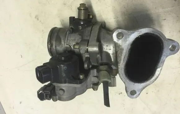 Toyota Avensis T220 Throttle valve