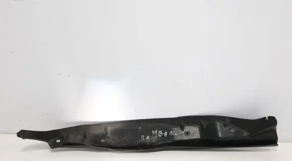 Mercedes-Benz A W169 Front splash guards bracket 1698890325