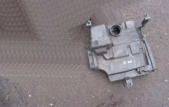 Lexus IS 200-300 Air filter box 0149000860