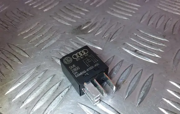Audi A4 S4 B5 8D Other relay 8Z0951253 395