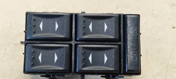 Ford Mondeo Mk III Electric window control switch 3S7T14A132BA 03163453