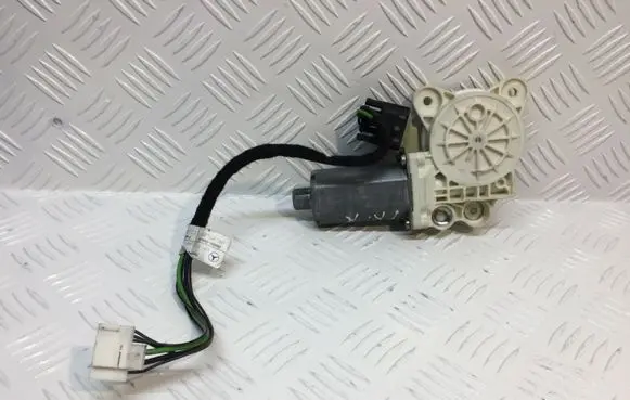 Mercedes-Benz E W211 Front door window regulator motor A2118202942