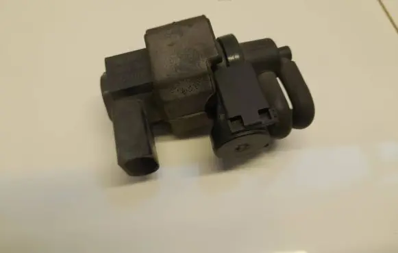 Audi A8 S8 D3 4E Turbo solenoid valve 059906628B 07T257 70101900