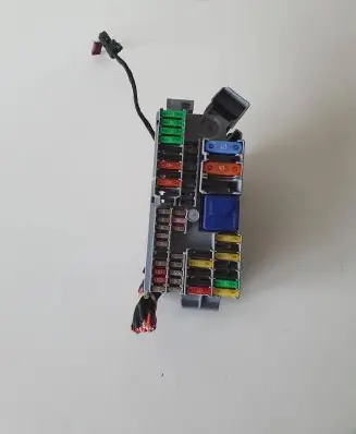 BMW 3 G20 G21 Fuse module 6807487 0300935 6114V7