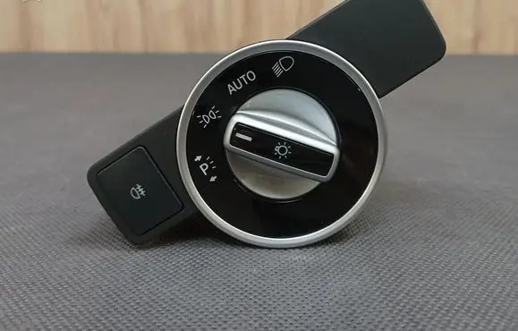 Mercedes-Benz E A207 Light switch 2129050551 A2129050551