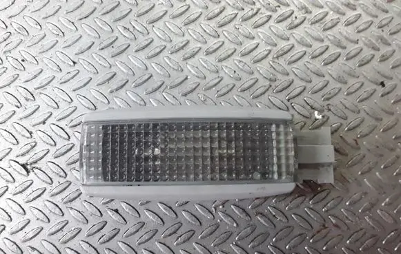 Volkswagen PASSAT B5 Other interior light 3B0947113