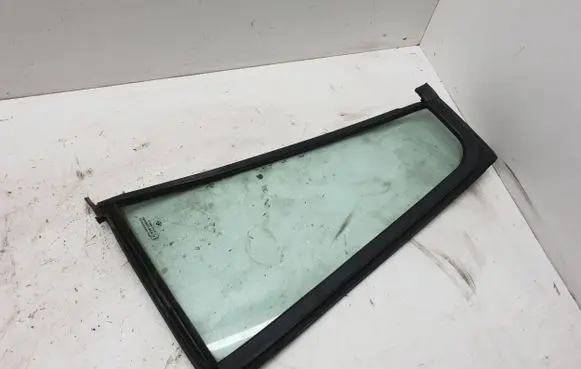 BMW 3 E36 Rear vent window glass 43R000981