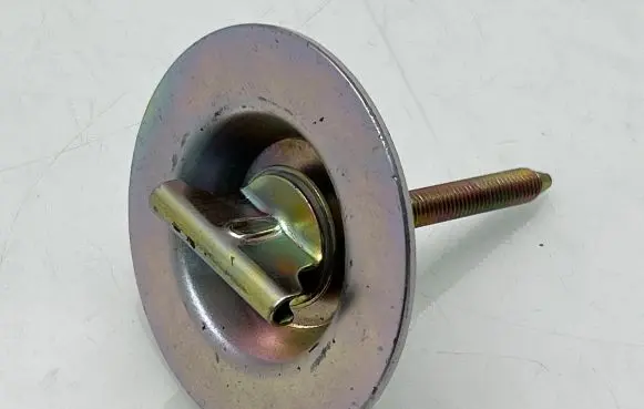 Nissan Qashqai Spare wheel bolt NF015Z