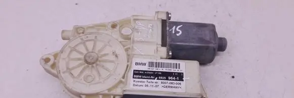 BMW X3 E83 Front door window regulator motor 69259641