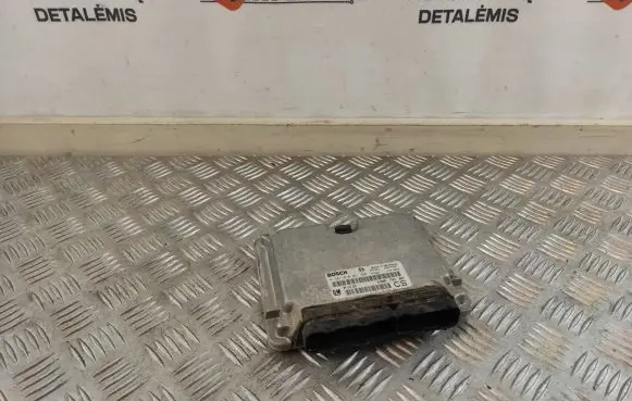 Opel Zafira A Engine control unit/module 09133269 28SA4222 0281010021
