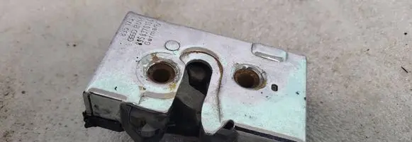 Audi Cabriolet B3 8G Front door lock 895837016C 895173