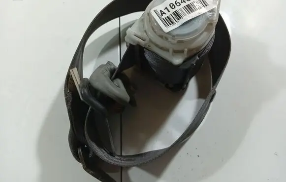 Rear seatbelt
