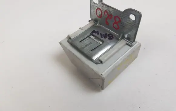 BMW 3 E46 Yaw turn rate sensor 6923215 657569232159