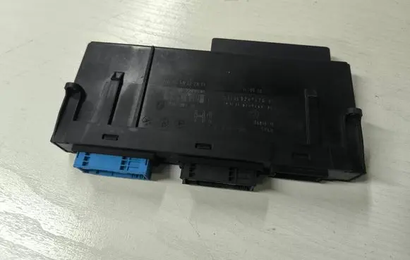 BMW 3 E90 E91 Central body control module 9247470 53253B000 5566366161