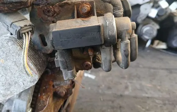 Ford Grand C-MAX Turbo solenoid valve 9672875080