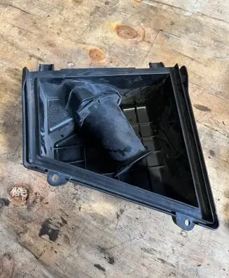 Volkswagen Polo IV 9N3 Air filter cleaner box bracket assembly 6Q0129607AT 6Q0129620 6Q0129601AT