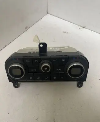 Nissan Qashqai Climate control unit 27500JD45C