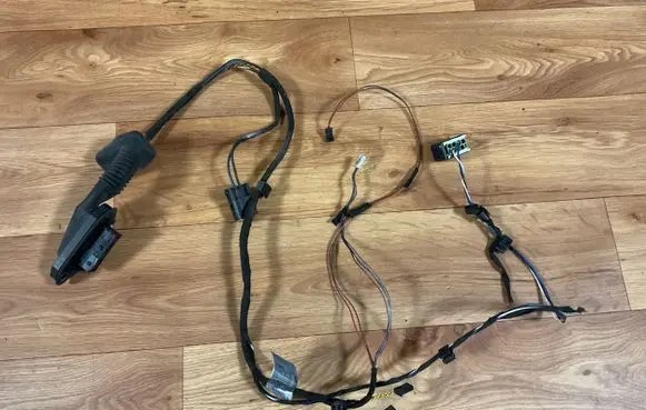 BMW 5 E39 Rear door wiring loom 6913394 463662 E215