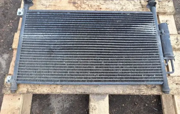 A/C cooling radiator (condenser)