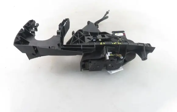 Volvo V50 Front door lock 30699446