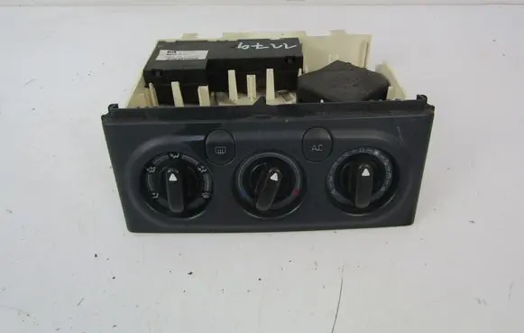 Renault Laguna I Air conditioning/heating control unit 9140010264