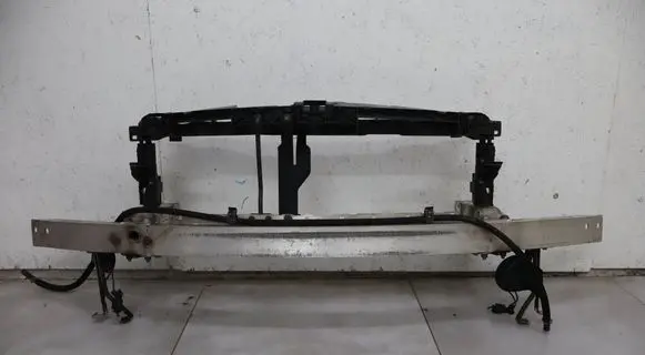 Mercedes-Benz E W212 Radiator support slam panel